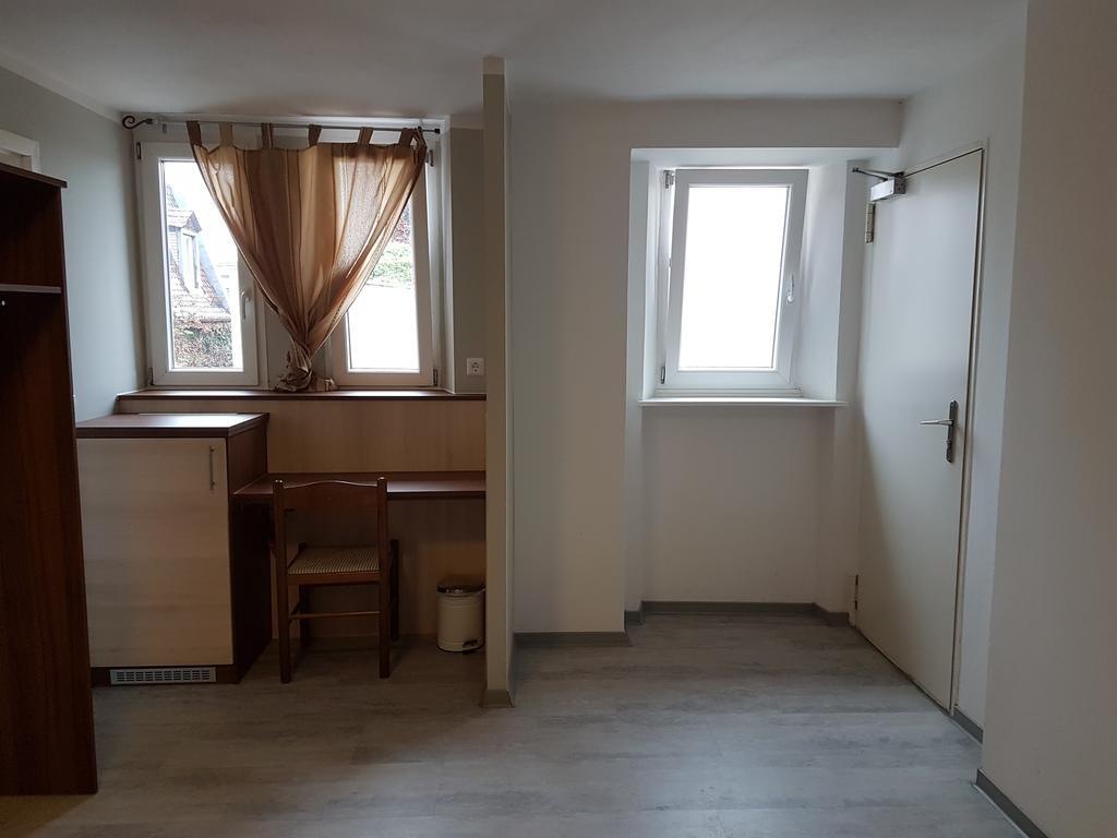 Classic Dreibettzimmer